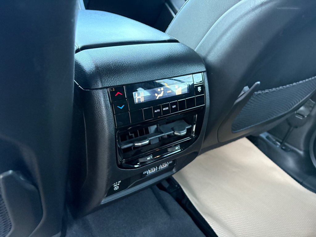 2022 Jeep Grand Cherokee L Laredo in Paspébiac, Quebec - 11 - w1024h768px