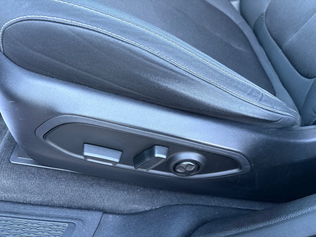 2022 Jeep Grand Cherokee L Laredo in Paspébiac, Quebec - 14 - w1024h768px