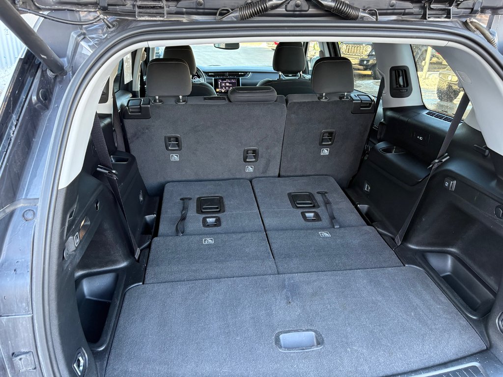 2022 Jeep Grand Cherokee L Laredo in Paspébiac, Quebec - 8 - w1024h768px