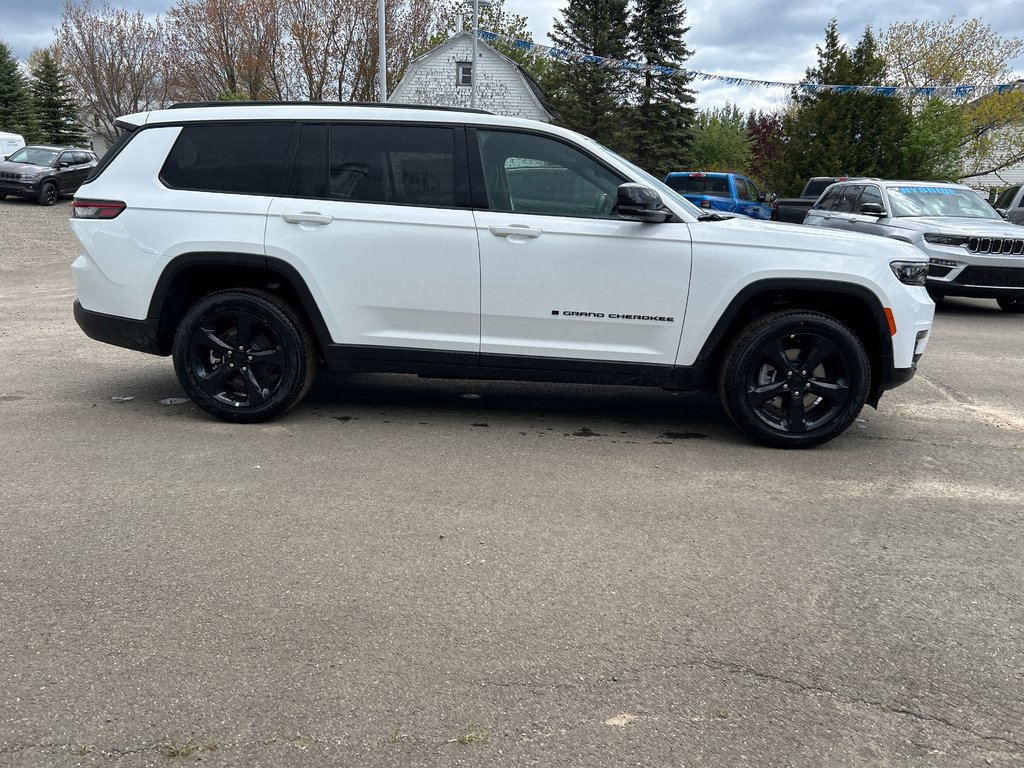 2024  Grand Cherokee L LIMITED in Paspébiac, Quebec - 4 - w1024h768px