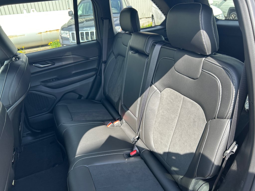 Jeep Grand Cherokee LAREDO ALTITUDE 2025 à Paspébiac, Québec - 9 - w1024h768px