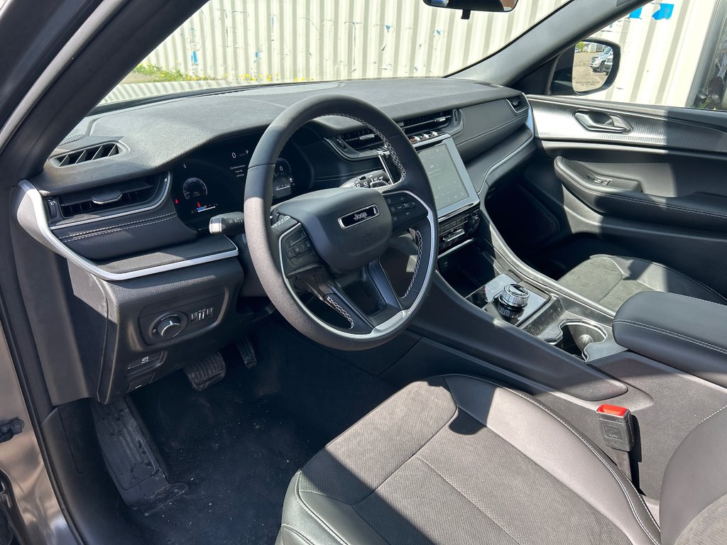 Jeep Grand Cherokee LAREDO ALTITUDE 2025 à Paspébiac, Québec - 10 - w1024h768px