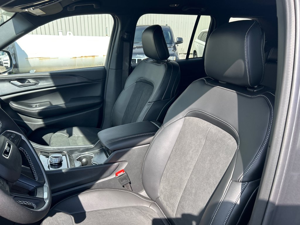 Jeep Grand Cherokee LAREDO ALTITUDE 2025 à Paspébiac, Québec - 11 - w1024h768px