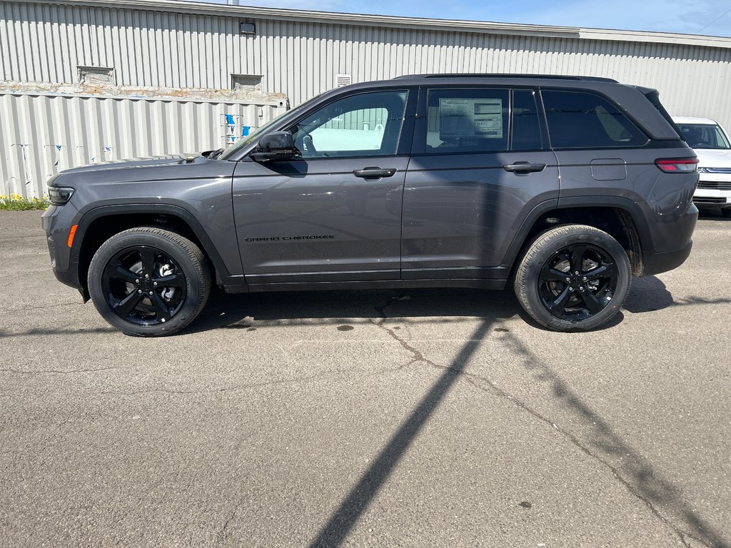 Jeep Grand Cherokee LAREDO ALTITUDE 2025 à Paspébiac, Québec - 8 - w1024h768px