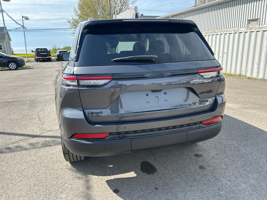 Jeep Grand Cherokee LAREDO ALTITUDE 2025 à Paspébiac, Québec - 6 - w1024h768px