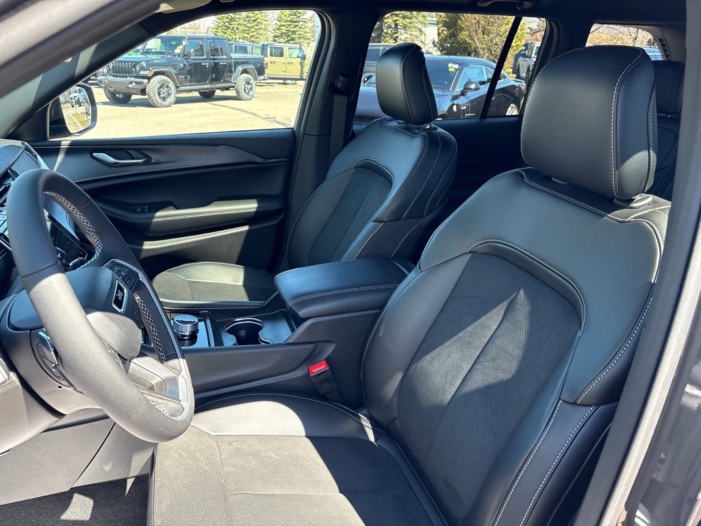 Jeep Grand Cherokee LAREDO ALTITUDE 2025 à Paspébiac, Québec - 11 - w1024h768px