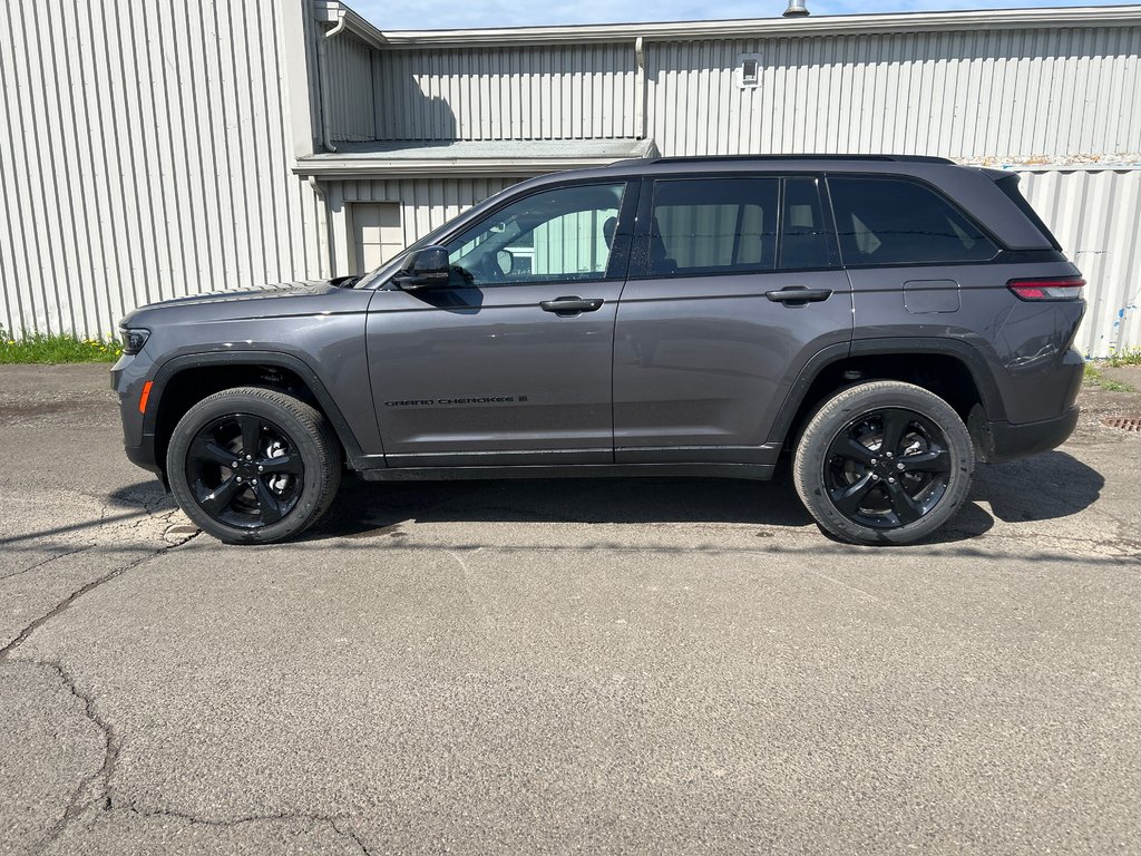 Jeep Grand Cherokee LAREDO ALTITUDE 2025 à Paspébiac, Québec - 8 - w1024h768px