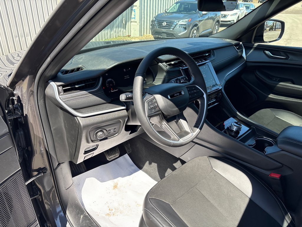 Jeep Grand Cherokee LAREDO ALTITUDE 2025 à Paspébiac, Québec - 10 - w1024h768px