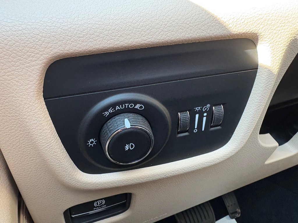 Jeep Grand Cherokee LIMITED 2025 à Paspébiac, Québec - 23 - w1024h768px