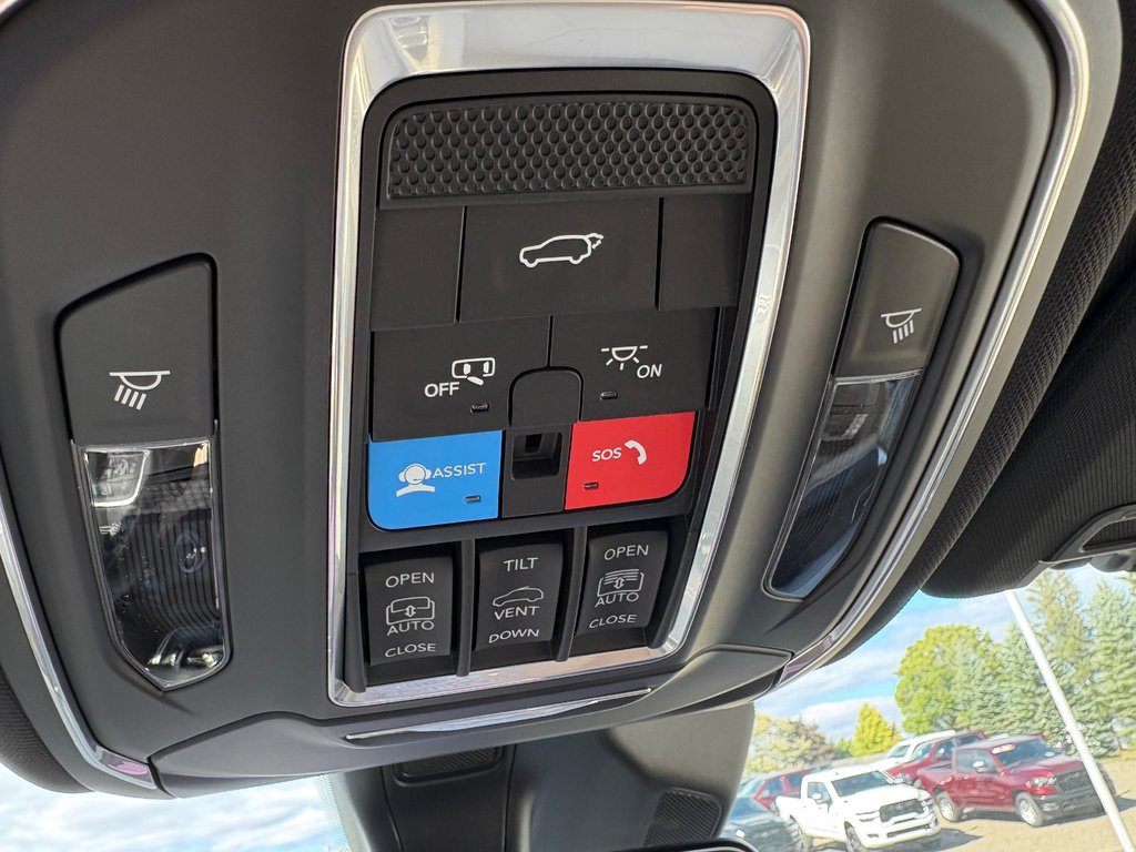 Jeep Grand Cherokee LIMITED 2025 à Paspébiac, Québec - 25 - w1024h768px