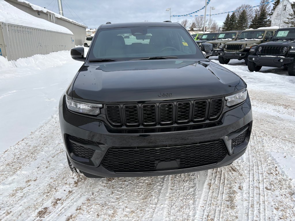 Jeep Grand Cherokee LAREDO ALTITUDE 2025 à Paspébiac, Québec - 2 - w1024h768px
