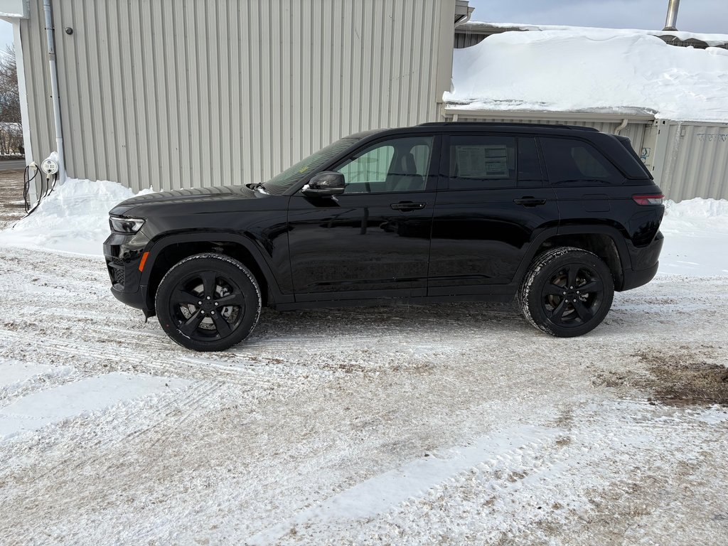 Jeep Grand Cherokee LAREDO ALTITUDE 2025 à Paspébiac, Québec - 8 - w1024h768px