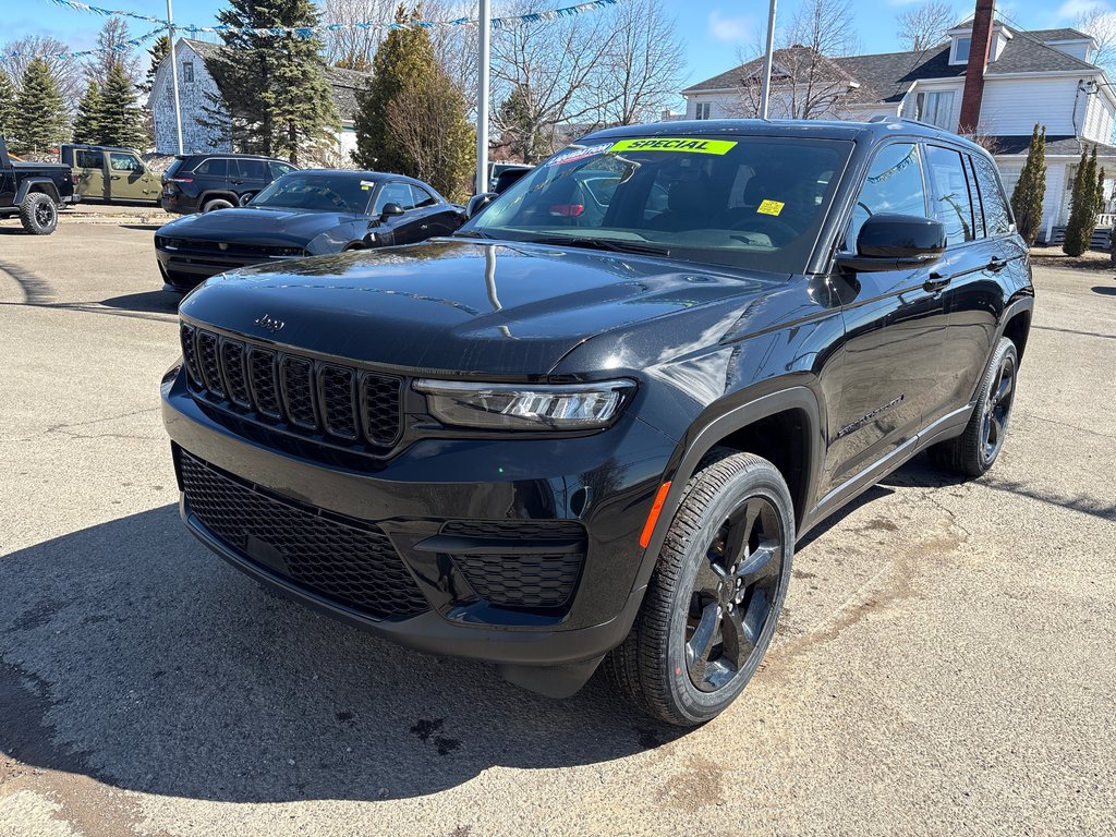 Jeep Grand Cherokee LAREDO ALTITUDE 2025 à Paspébiac, Québec - 1 - w1024h768px