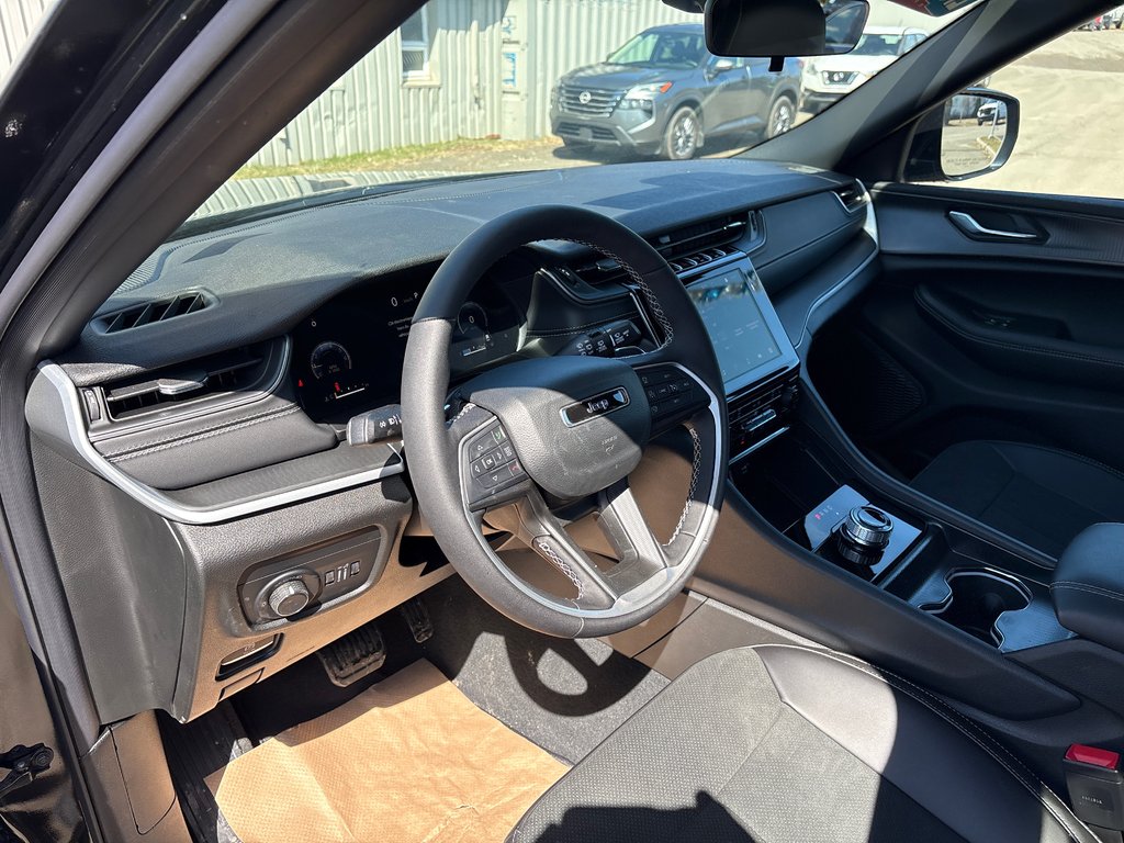 Jeep Grand Cherokee LAREDO ALTITUDE 2025 à Paspébiac, Québec - 10 - w1024h768px