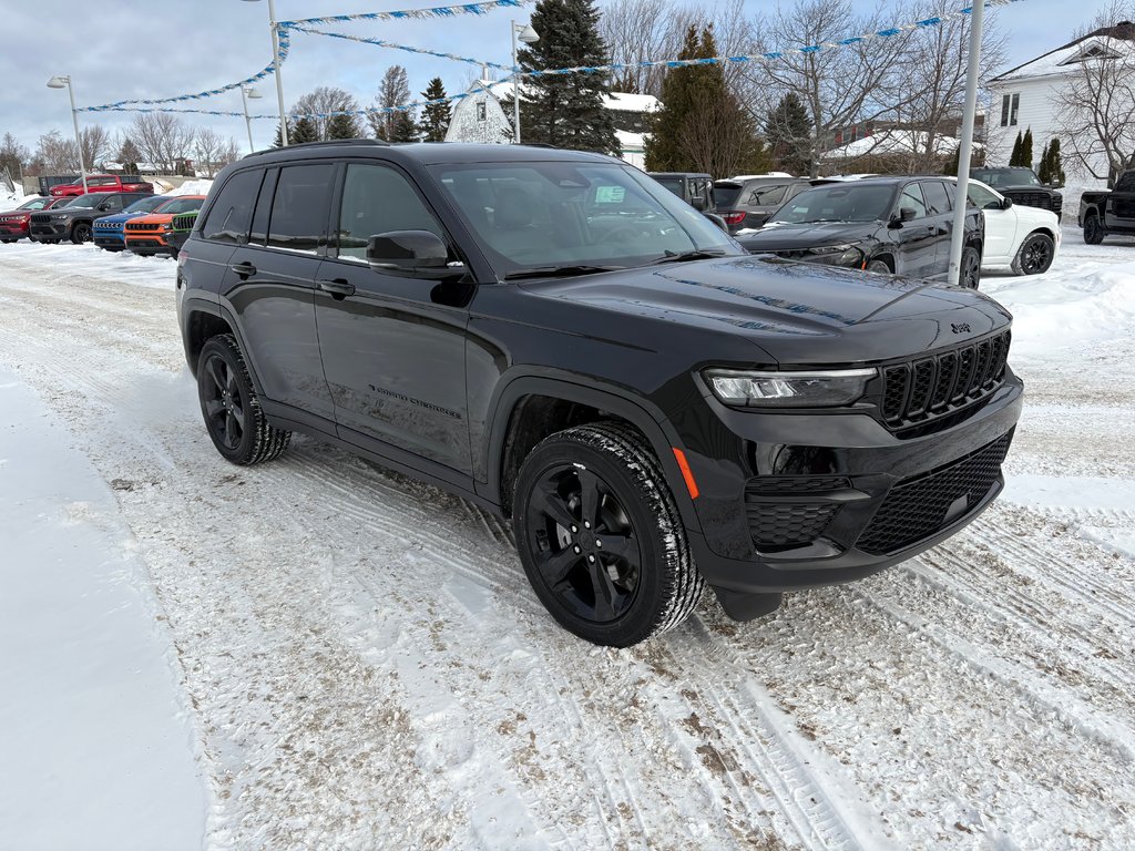 Jeep Grand Cherokee LAREDO ALTITUDE 2025 à Paspébiac, Québec - 3 - w1024h768px
