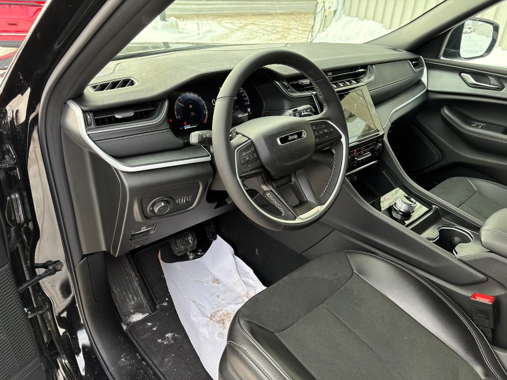 Jeep Grand Cherokee LAREDO ALTITUDE 2025 à Paspébiac, Québec - 10 - w1024h768px