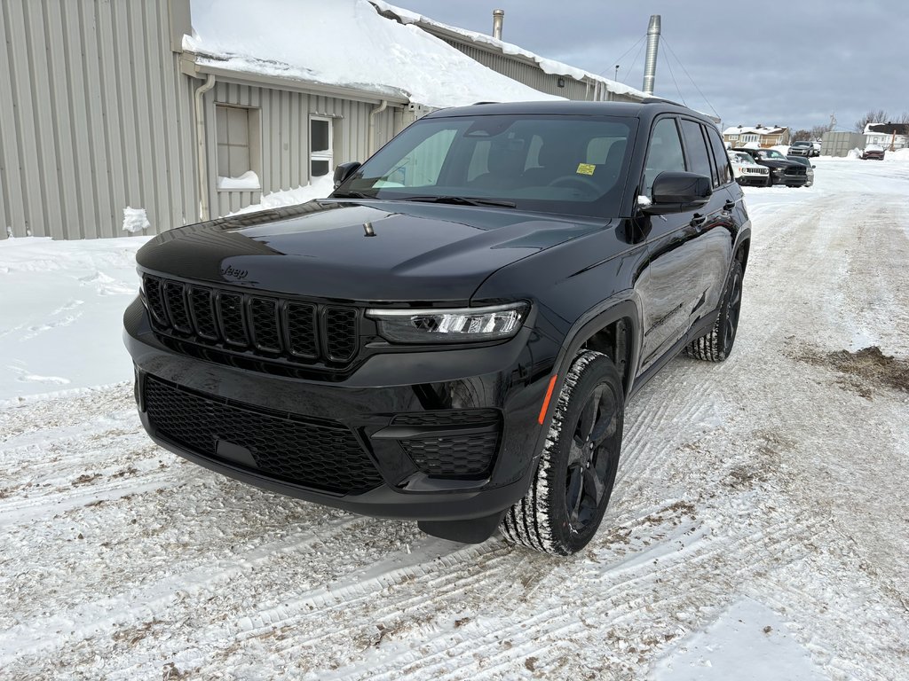 Jeep Grand Cherokee LAREDO ALTITUDE 2025 à Paspébiac, Québec - 1 - w1024h768px
