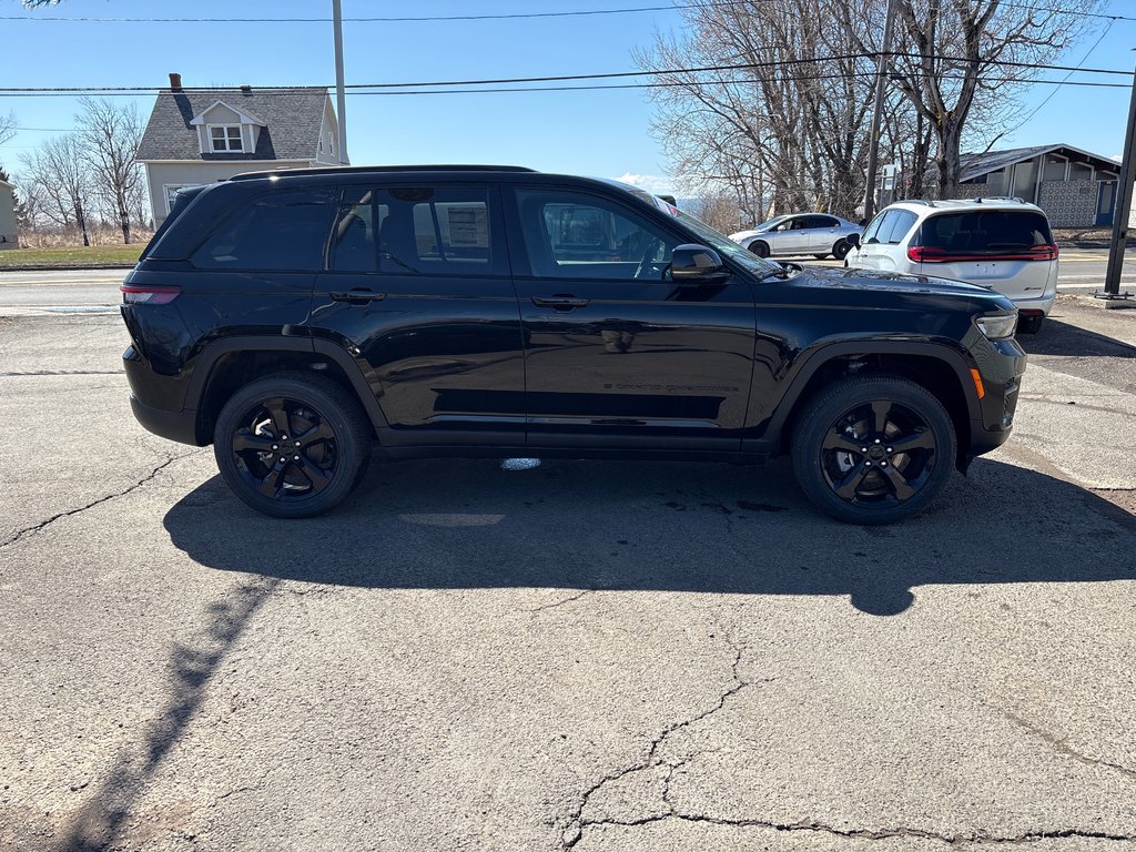 Jeep Grand Cherokee LAREDO ALTITUDE 2025 à Paspébiac, Québec - 4 - w1024h768px