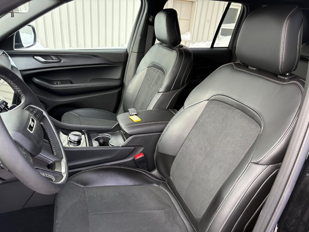 Jeep Grand Cherokee LAREDO ALTITUDE 2025 à Paspébiac, Québec - 11 - w1024h768px