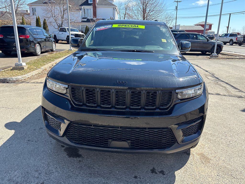 Jeep Grand Cherokee LAREDO ALTITUDE 2025 à Paspébiac, Québec - 2 - w1024h768px