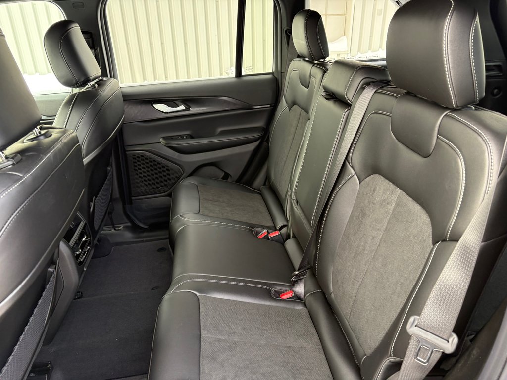 Jeep Grand Cherokee LAREDO ALTITUDE 2025 à Paspébiac, Québec - 9 - w1024h768px