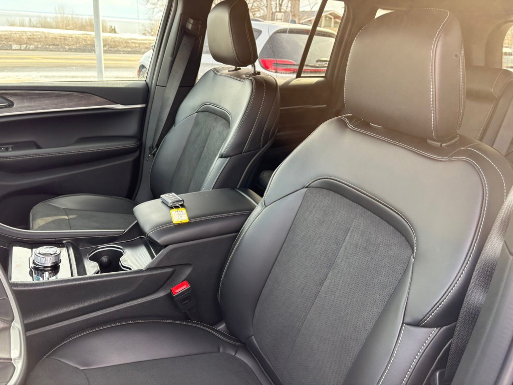 Jeep Grand Cherokee ALTITUDE 2026 à Paspébiac, Québec - 12 - w1024h768px