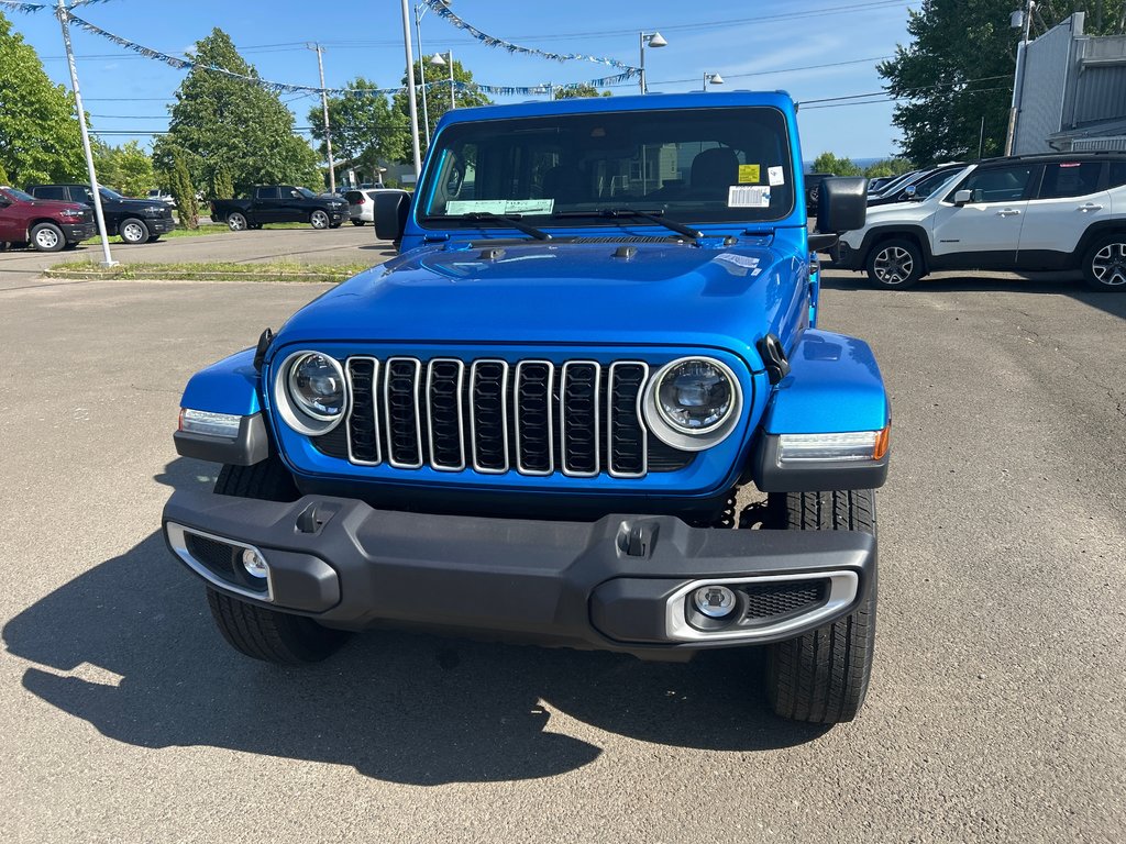 Jeep WRANGLER 4-Door SAHARA 2025 à Paspébiac, Québec - 2 - w1024h768px