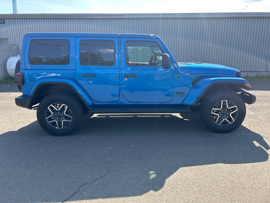 Jeep WRANGLER 4-Door SAHARA 2025 à Paspébiac, Québec - 4 - w1024h768px