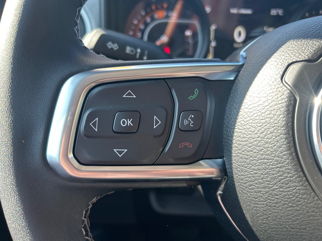 Jeep WRANGLER 4-Door SAHARA 2025 à Paspébiac, Québec - 19 - w1024h768px