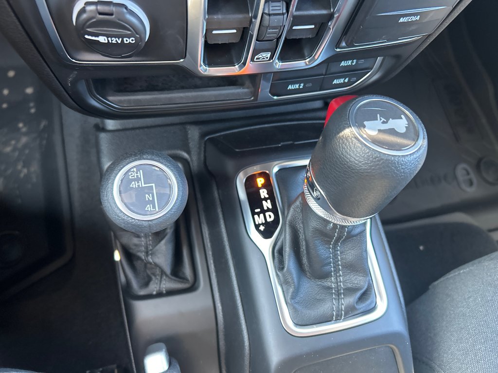 Jeep WRANGLER 4-Door SAHARA 2025 à Paspébiac, Québec - 21 - w1024h768px