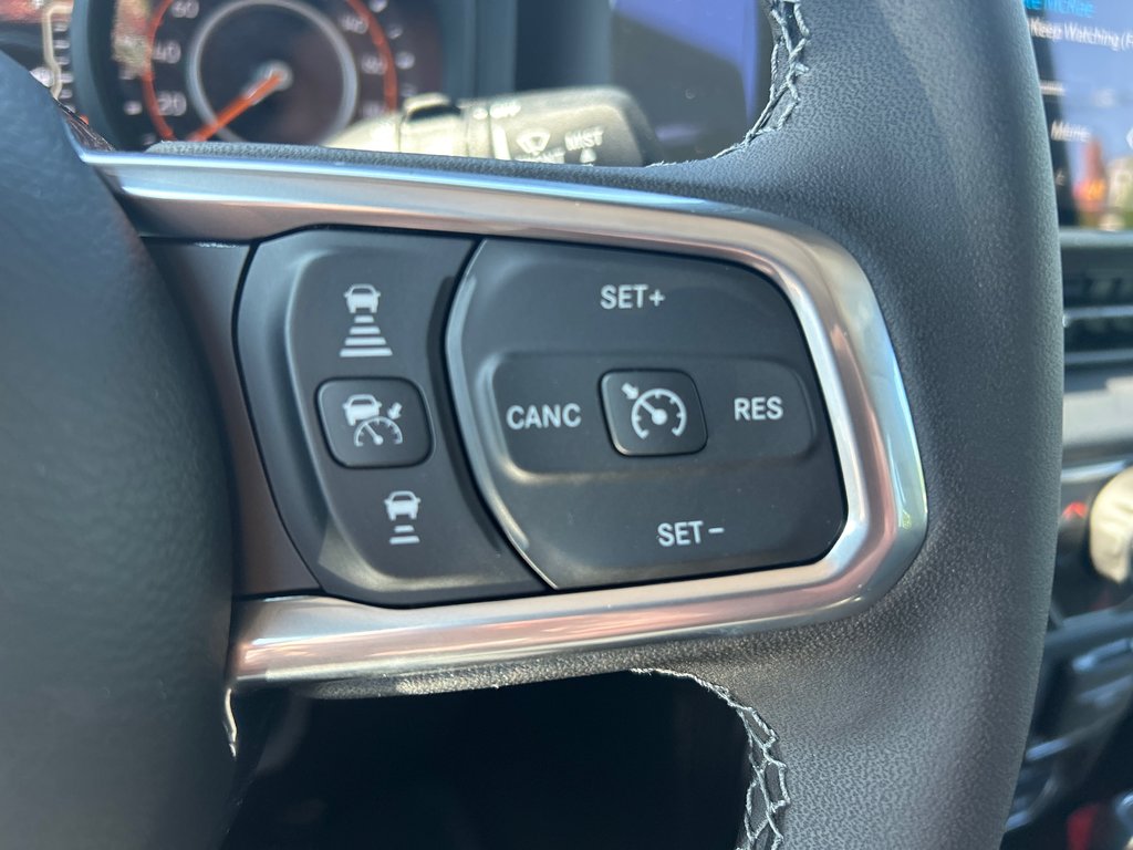 Jeep WRANGLER 4-Door SAHARA 2025 à Paspébiac, Québec - 18 - w1024h768px