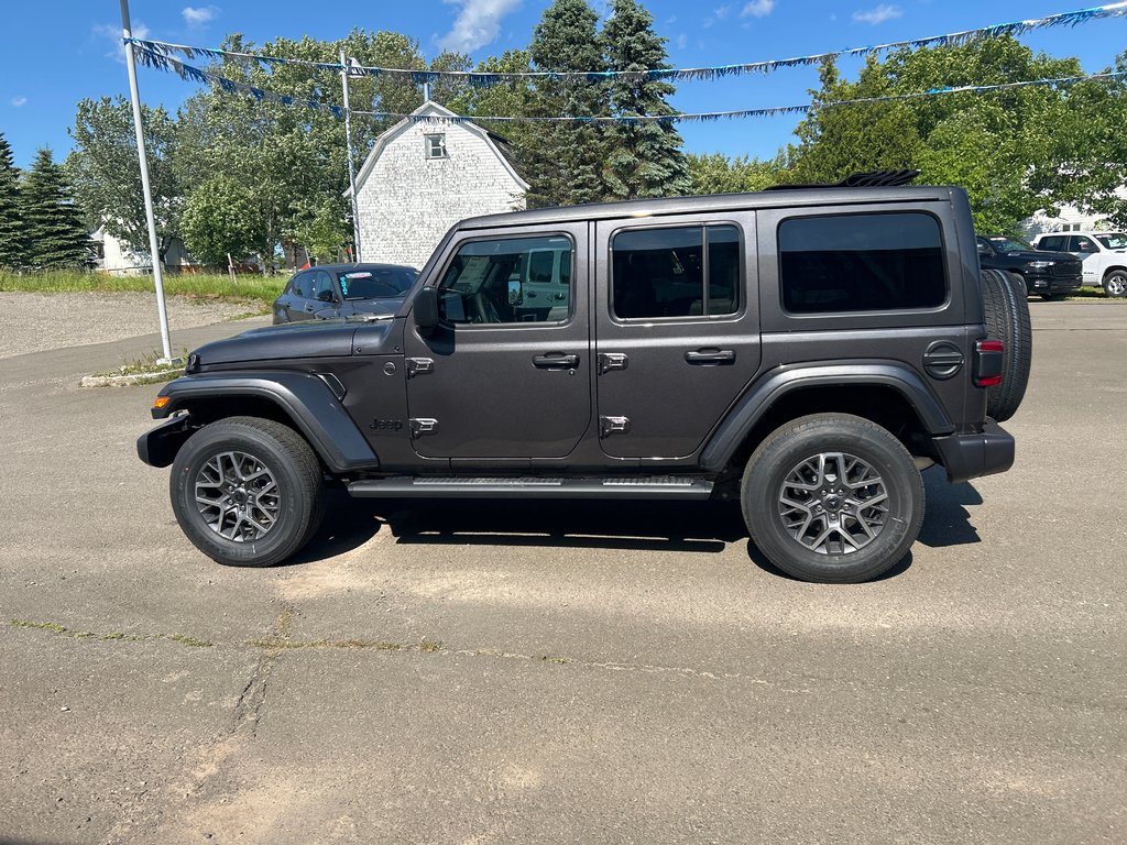 Jeep WRANGLER 4-Door SAHARA 2025 à Paspébiac, Québec - 8 - w1024h768px