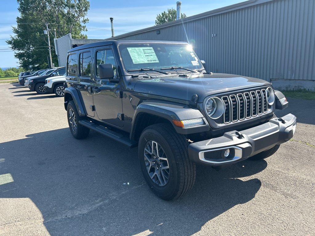 Jeep WRANGLER 4-Door SAHARA 2025 à Paspébiac, Québec - 3 - w1024h768px