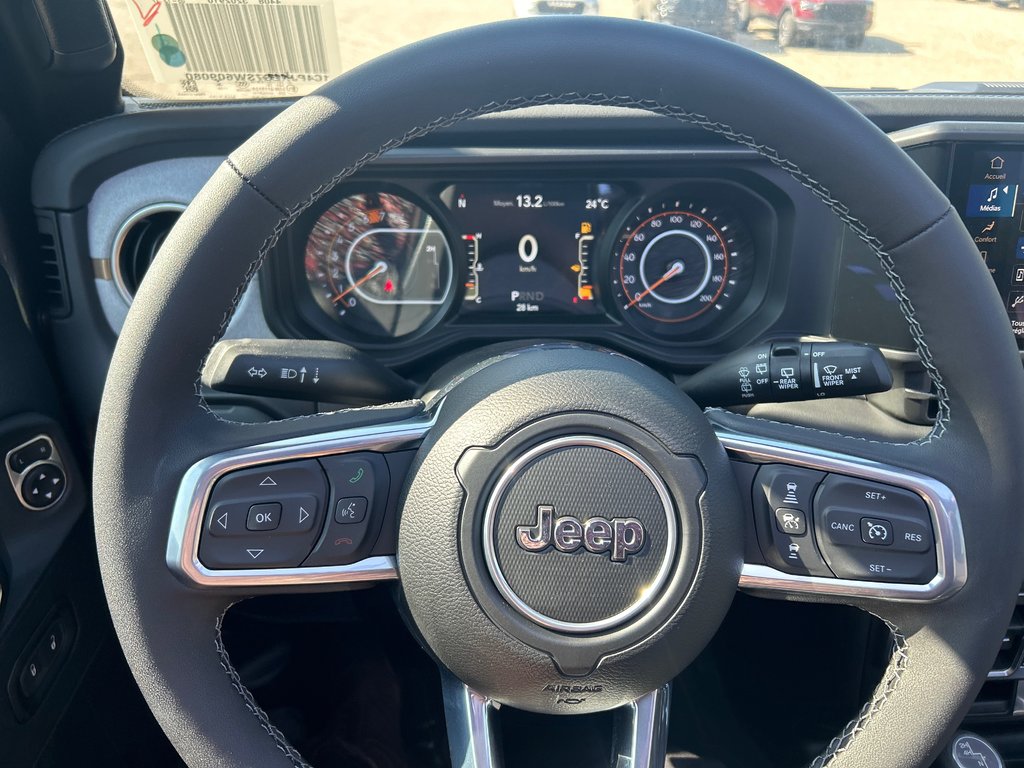 Jeep WRANGLER 4-Door SAHARA 2025 à Paspébiac, Québec - 19 - w1024h768px