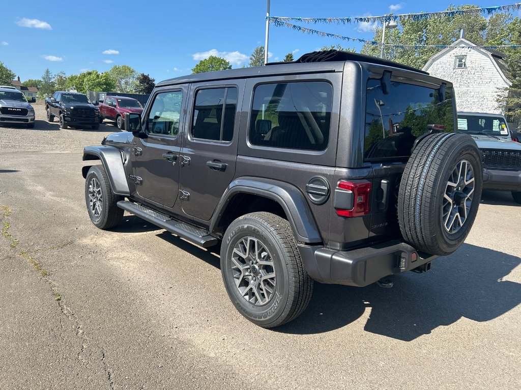 Jeep WRANGLER 4-Door SAHARA 2025 à Paspébiac, Québec - 7 - w1024h768px
