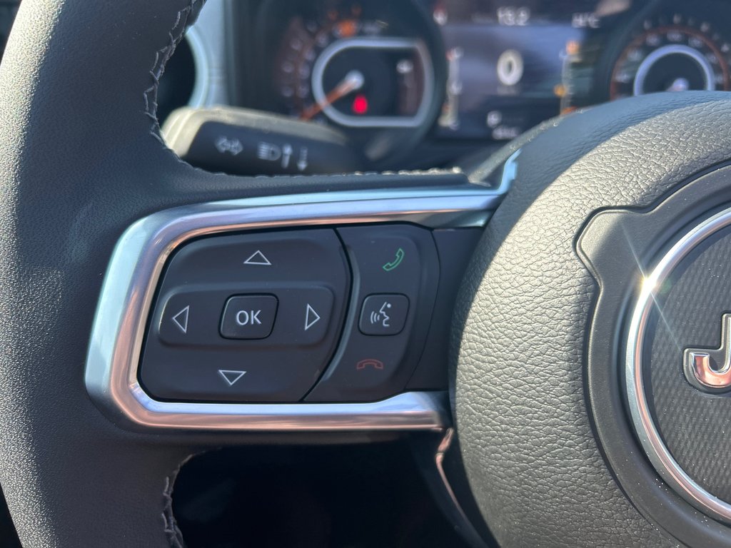 Jeep WRANGLER 4-Door SAHARA 2025 à Paspébiac, Québec - 21 - w1024h768px