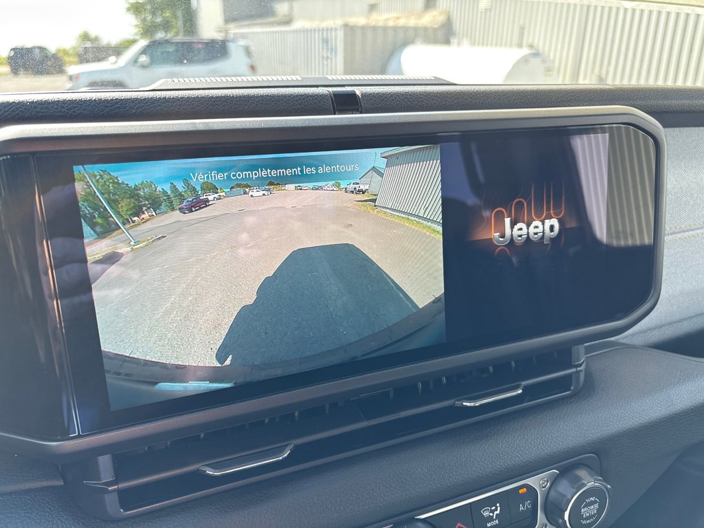2025 Jeep WRANGLER 4-Door SPORT in Paspébiac, Quebec - 19 - w1024h768px