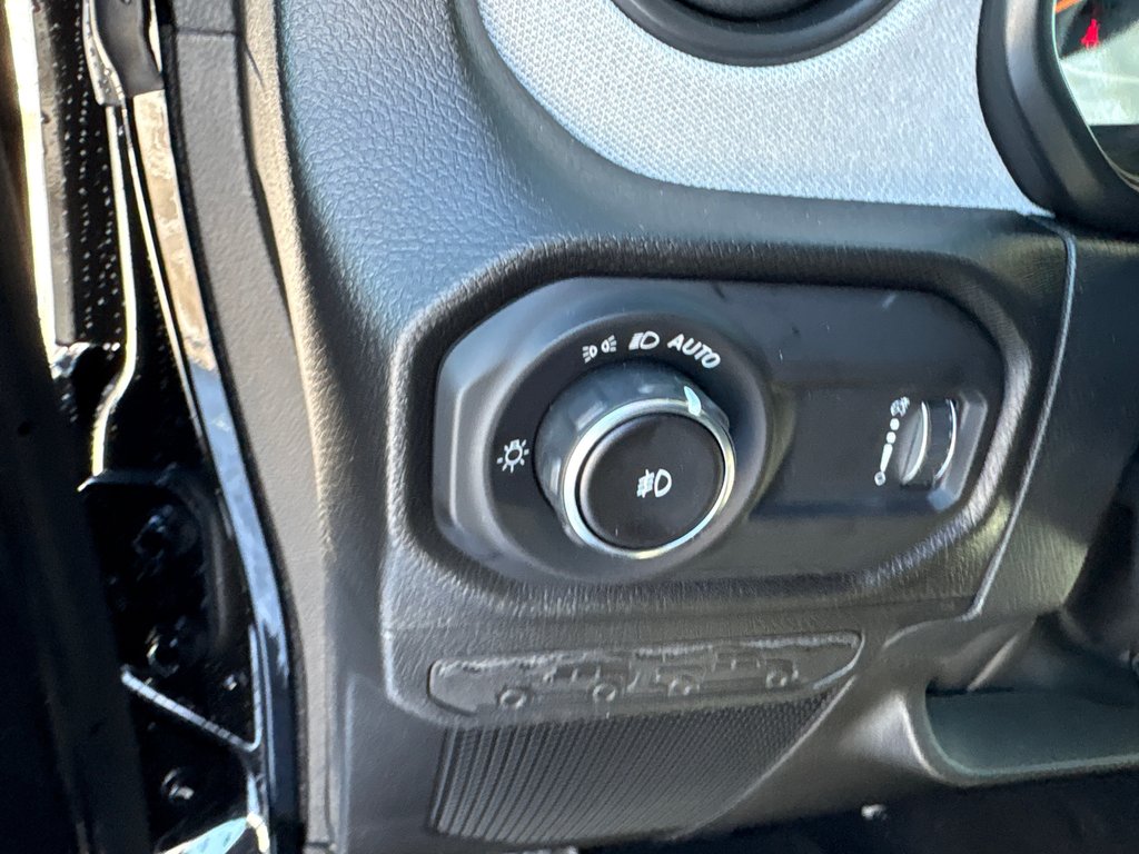 Jeep Wrangler 4-Door WILLYS 2026 à Paspébiac, Québec - 18 - w1024h768px