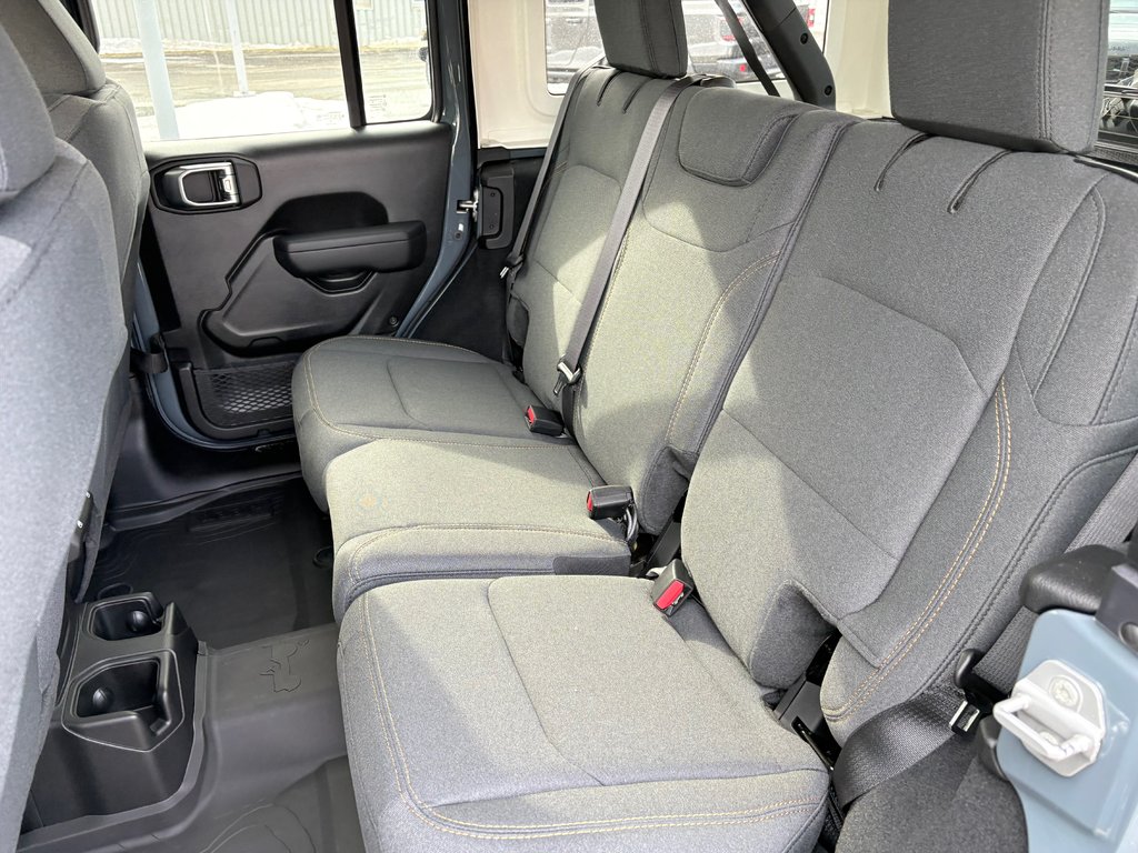 Jeep Wrangler 4-Door WILLYS 2026 à Paspébiac, Québec - 9 - w1024h768px