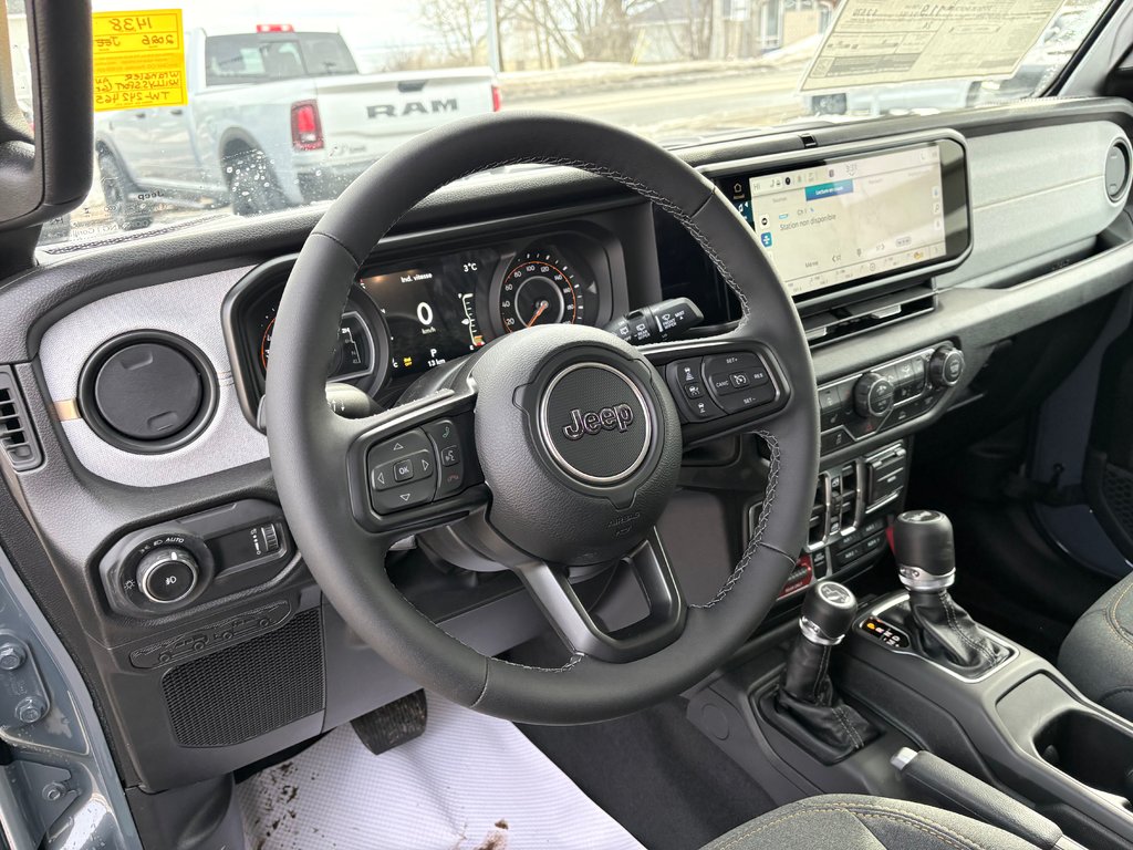 Jeep Wrangler 4-Door WILLYS 2026 à Paspébiac, Québec - 10 - w1024h768px