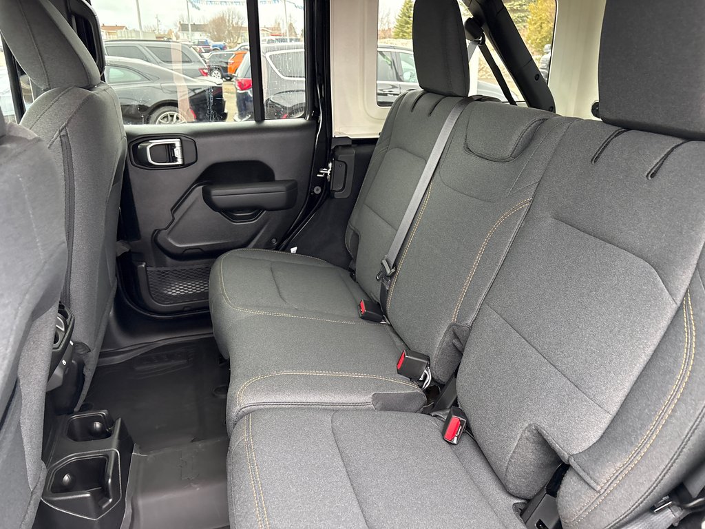 2026 Jeep Wrangler 4-Door WILLYS in Paspébiac, Quebec - 10 - w1024h768px
