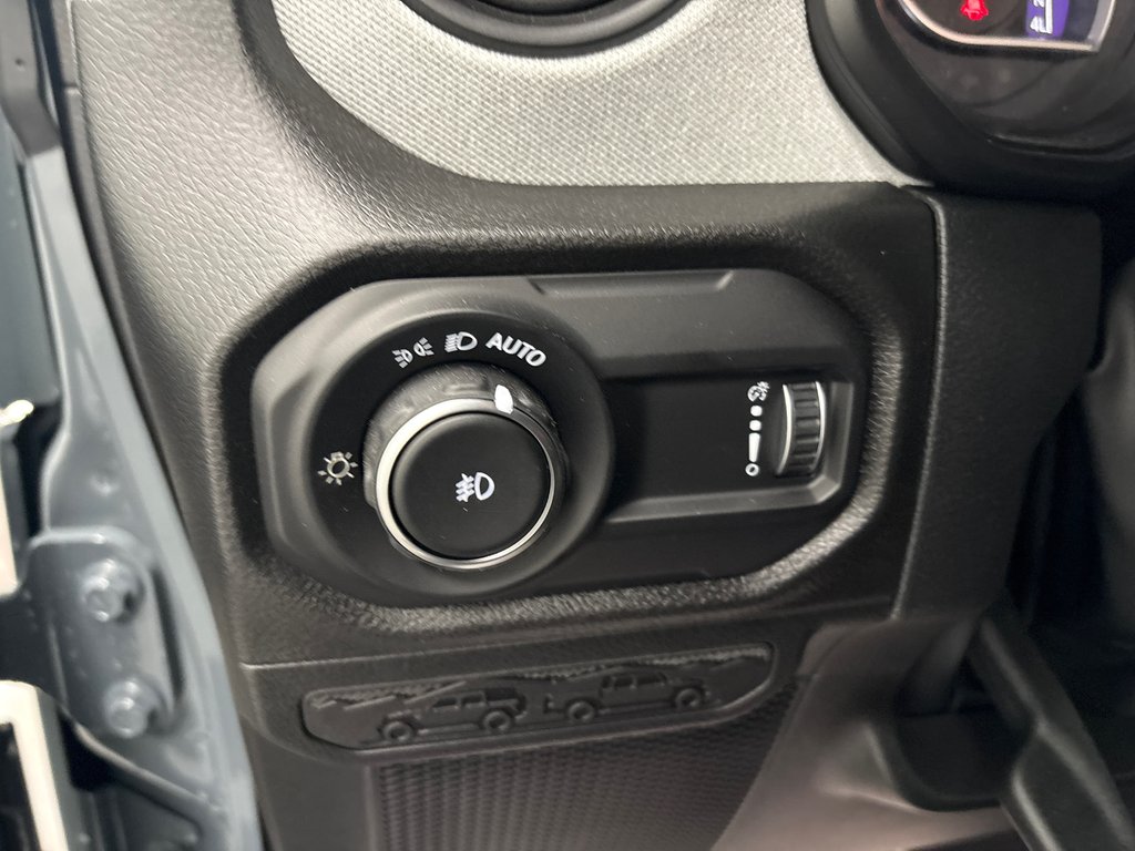 Jeep Wrangler 4-Door WILLYS 2026 à Paspébiac, Québec - 20 - w1024h768px