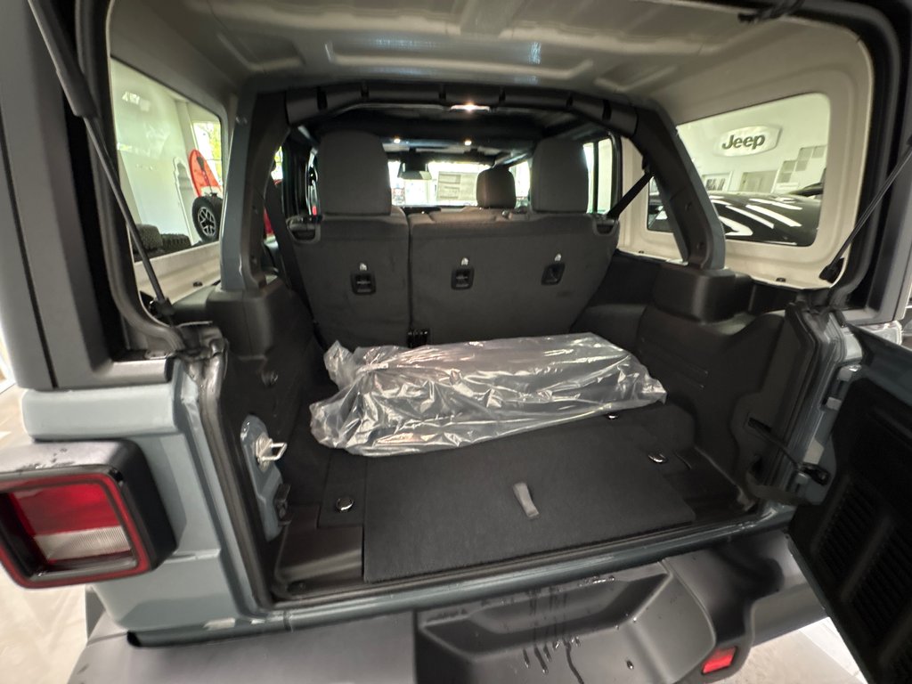 Jeep Wrangler 4-Door WILLYS 2026 à Paspébiac, Québec - 10 - w1024h768px
