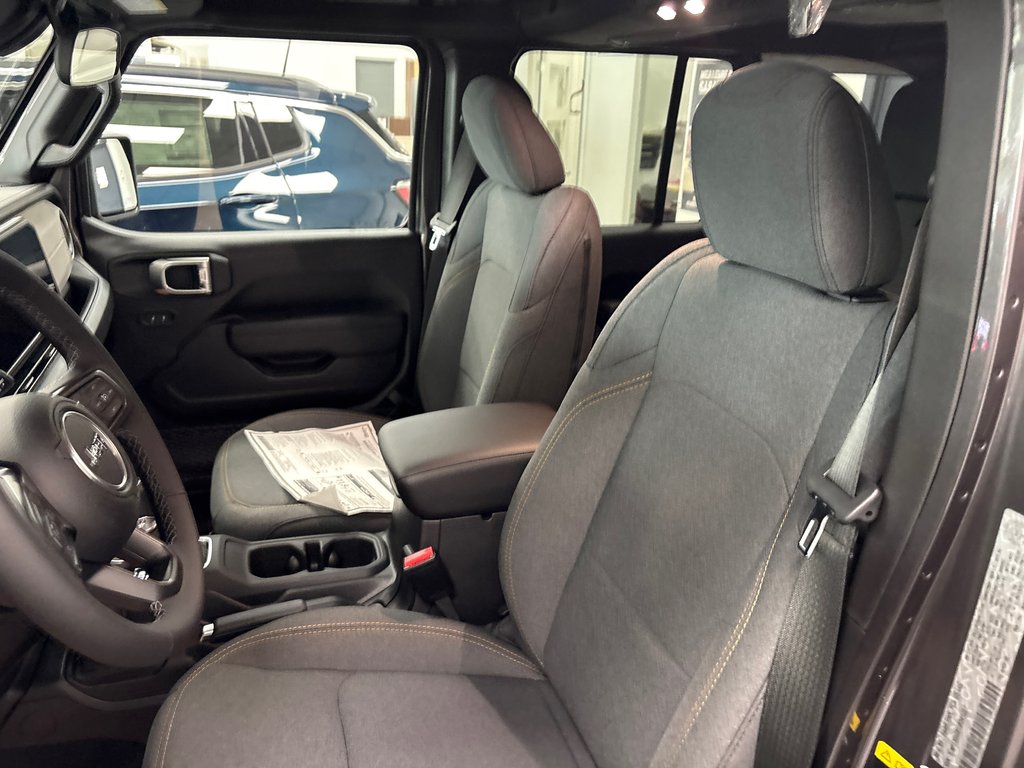 Jeep Wrangler 4-Door WILLYS 2026 à Paspébiac, Québec - 12 - w1024h768px