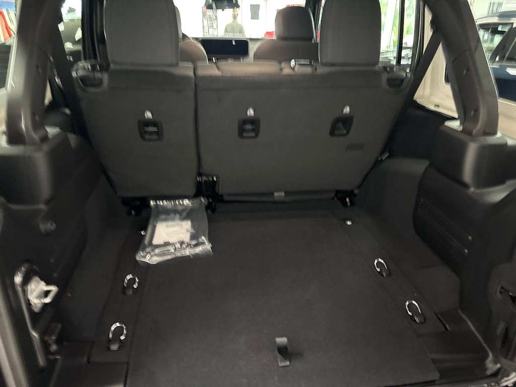 Jeep Wrangler 4-Door WILLYS 2026 à Paspébiac, Québec - 10 - w1024h768px