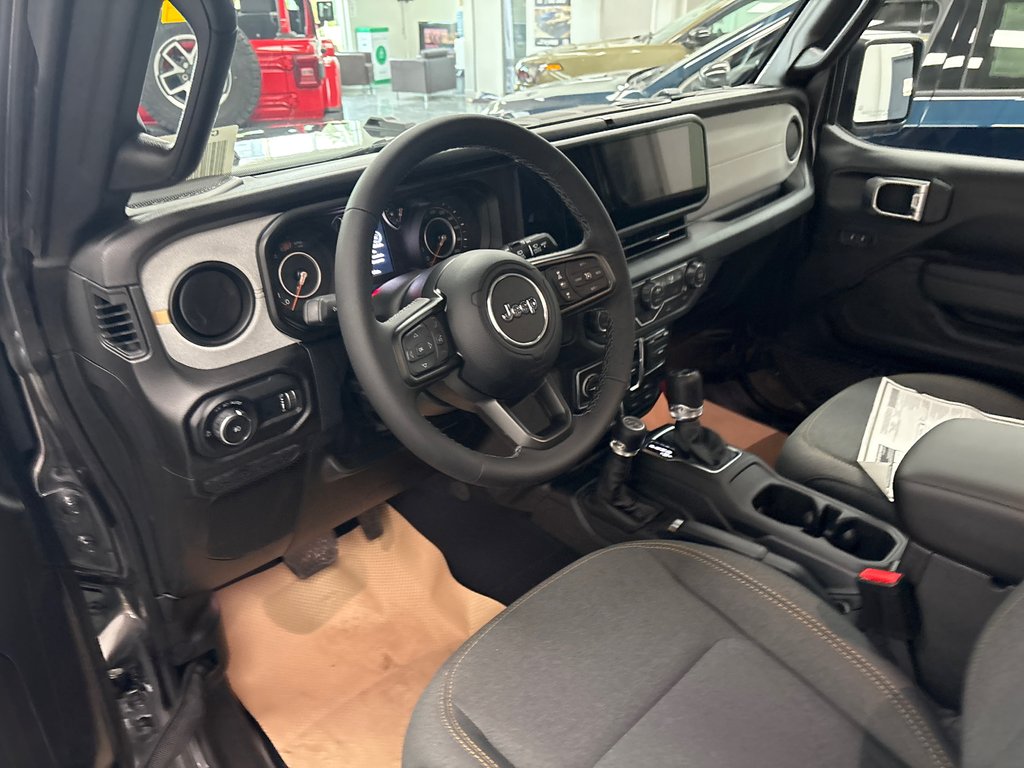 Jeep Wrangler 4-Door WILLYS 2026 à Paspébiac, Québec - 11 - w1024h768px