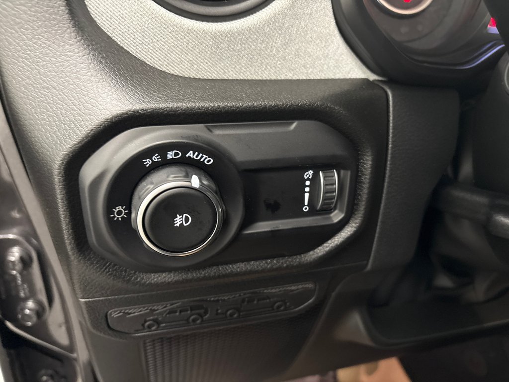 Jeep Wrangler 4-Door WILLYS 2026 à Paspébiac, Québec - 19 - w1024h768px