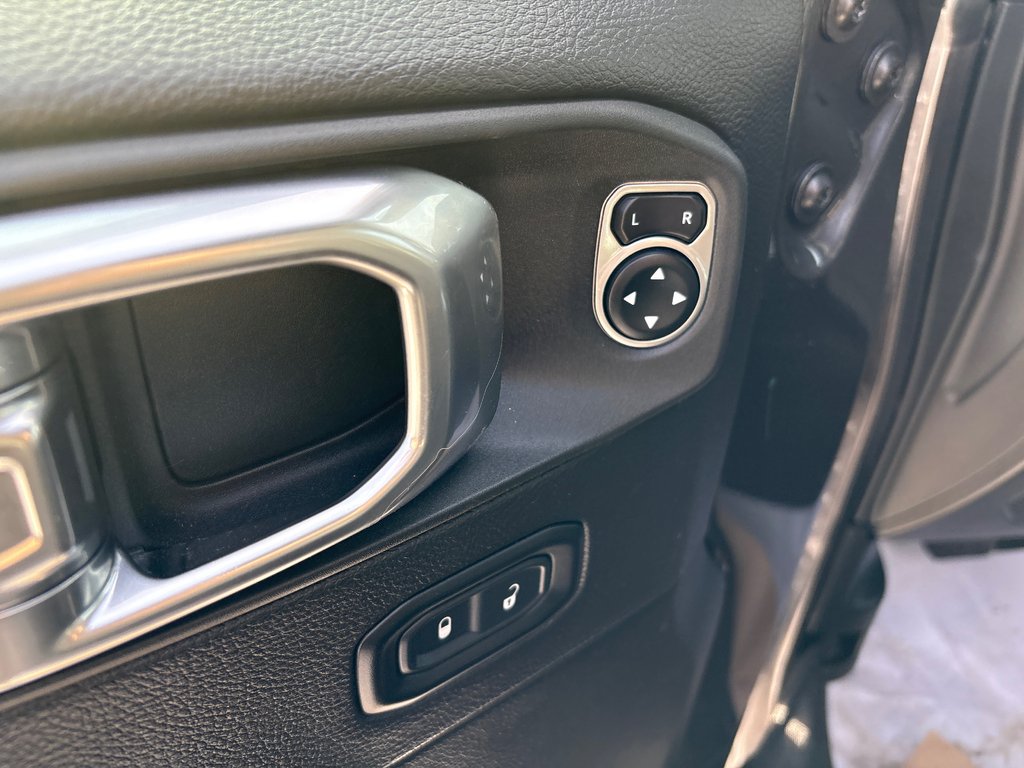 Jeep Wrangler Unlimited Sahara Altitude 2020 à Paspébiac, Québec - 12 - w1024h768px