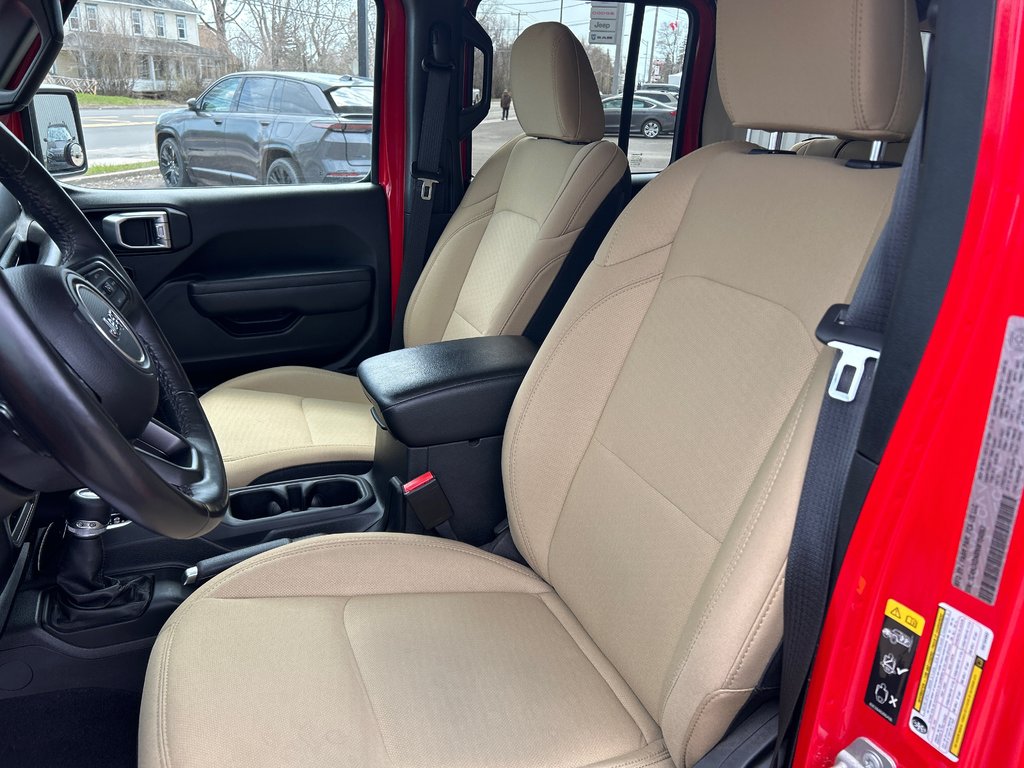 Jeep Wrangler Unlimited Willys 2022 à Paspébiac, Québec - 7 - w1024h768px