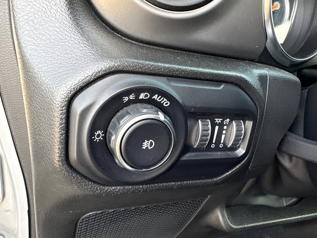 Jeep Wrangler Willys Sport 2022 à Chandler, Québec - 14 - w1024h768px